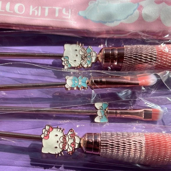 Hello Kitty Bundle - Picture 6 of 10